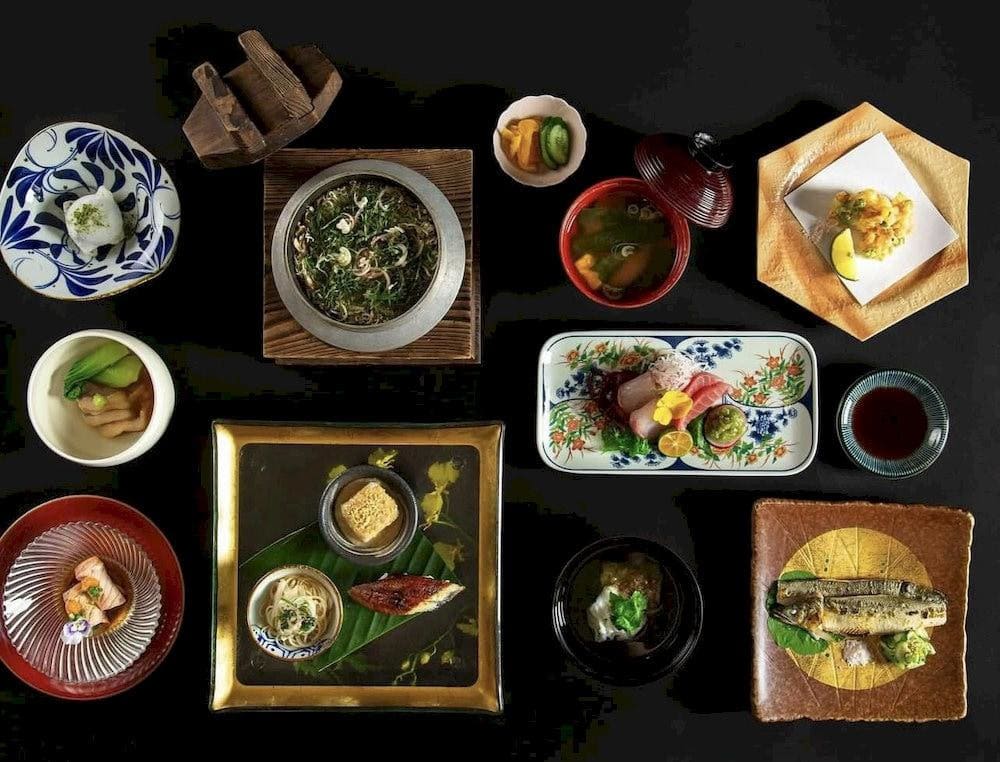 The Keiseki set menu with a variety of sushi, sashimi, and other traditional Japanese dishes (Source: Hotel du Parc Hanoi)
